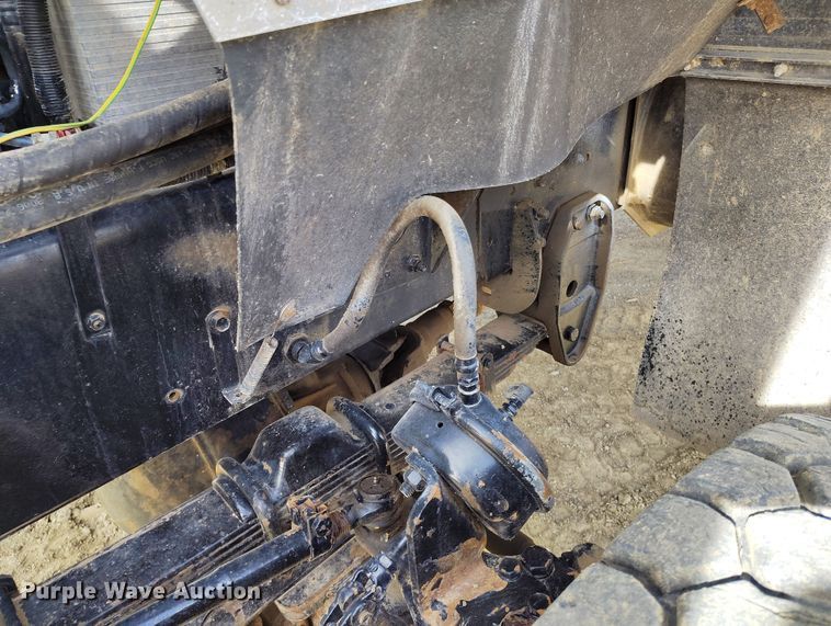 image for item EH0237 1997 International Paystar 5000 vacuum truck