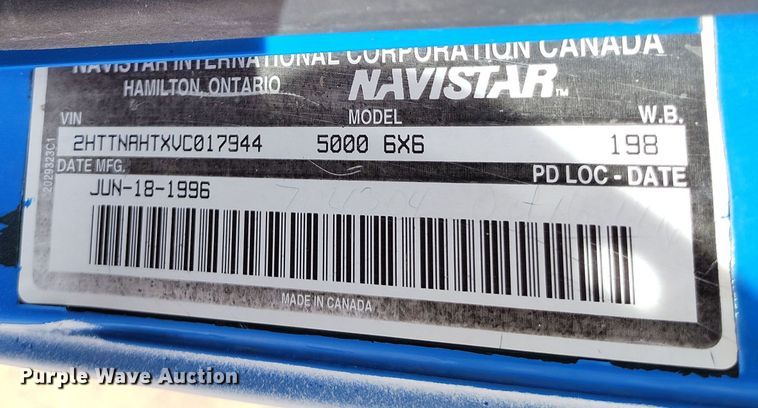 image for item EH0237 1997 International Paystar 5000 vacuum truck