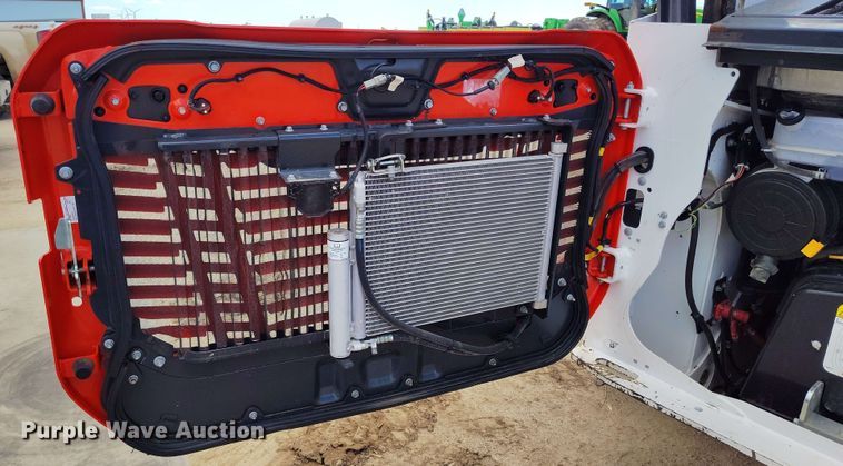 image for item EH0291 2022 Bobcat T76 tracked skid steer loader