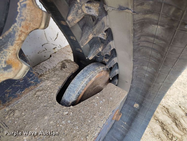 image for item EH0291 2022 Bobcat T76 tracked skid steer loader