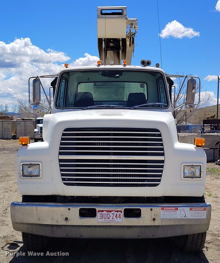 image for item EH0295 1989 Ford LT9000 crane truck