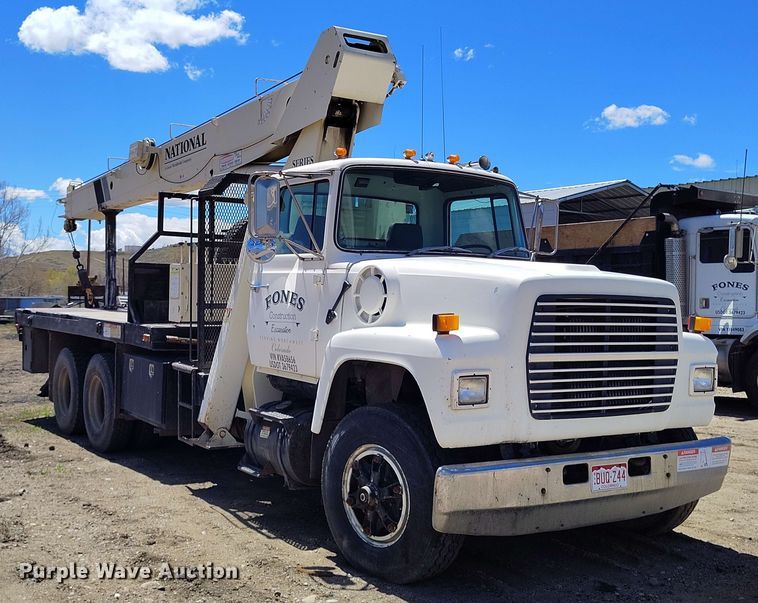 image for item EH0295 1989 Ford LT9000 crane truck