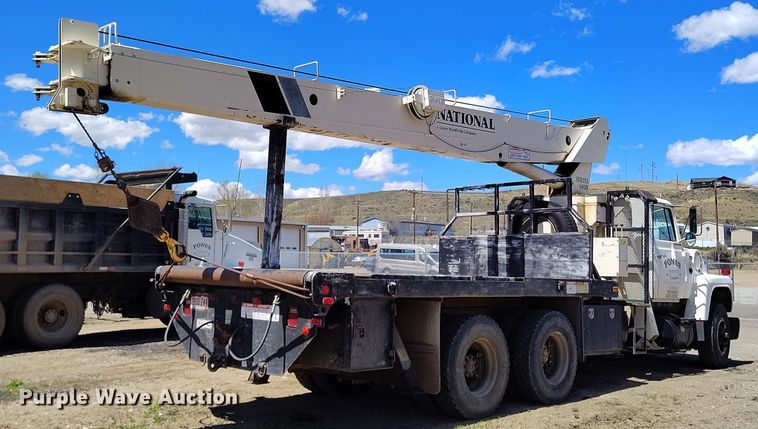 image for item EH0295 1989 Ford LT9000 crane truck