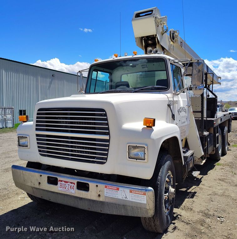 image for item EH0295 1989 Ford LT9000 crane truck