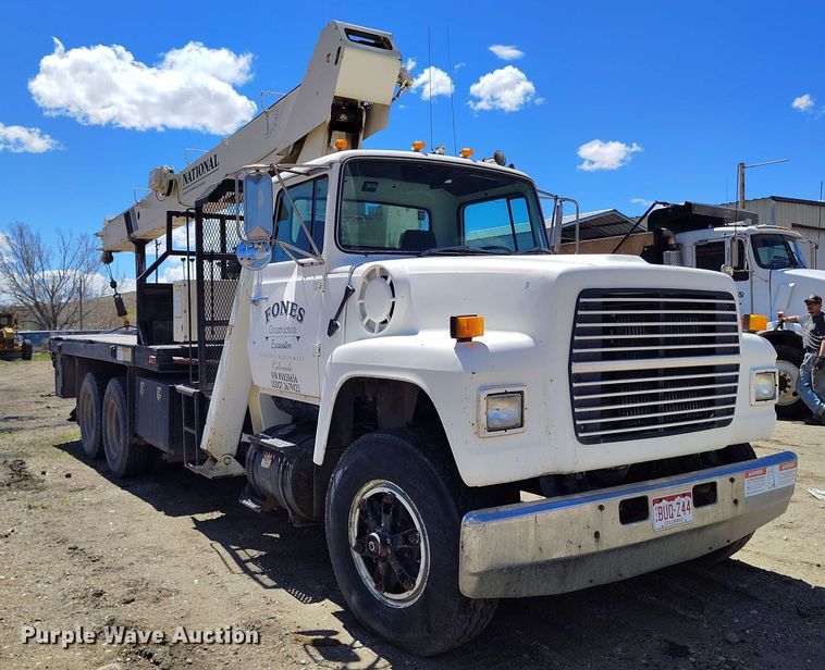 image for item EH0295 1989 Ford LT9000 crane truck