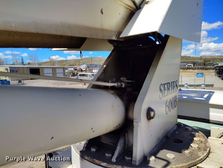 image for item EH0295 1989 Ford LT9000 crane truck