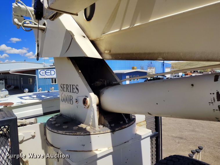 image for item EH0295 1989 Ford LT9000 crane truck