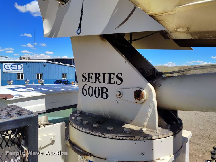 image for item EH0295 1989 Ford LT9000 crane truck