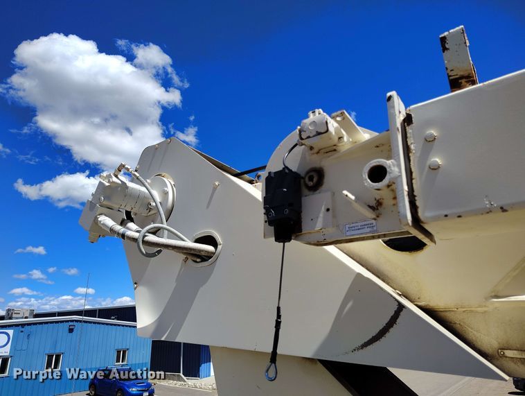 image for item EH0295 1989 Ford LT9000 crane truck