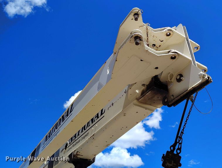 image for item EH0295 1989 Ford LT9000 crane truck