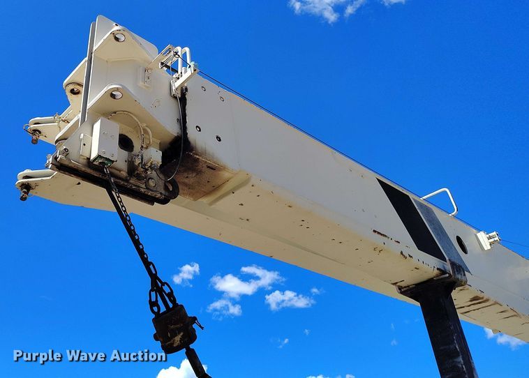 image for item EH0295 1989 Ford LT9000 crane truck