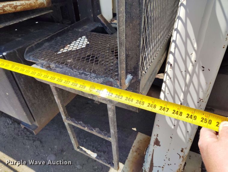 image for item EH0295 1989 Ford LT9000 crane truck