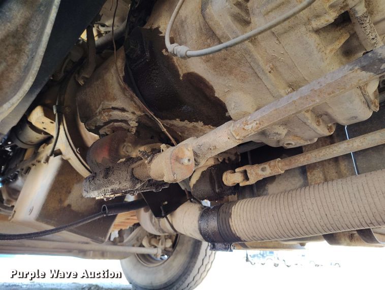 image for item EH0295 1989 Ford LT9000 crane truck