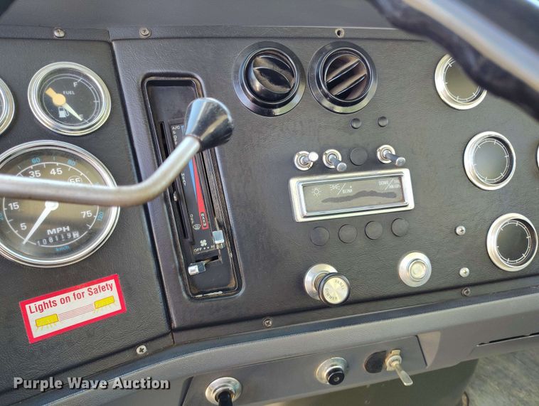 image for item EH0295 1989 Ford LT9000 crane truck