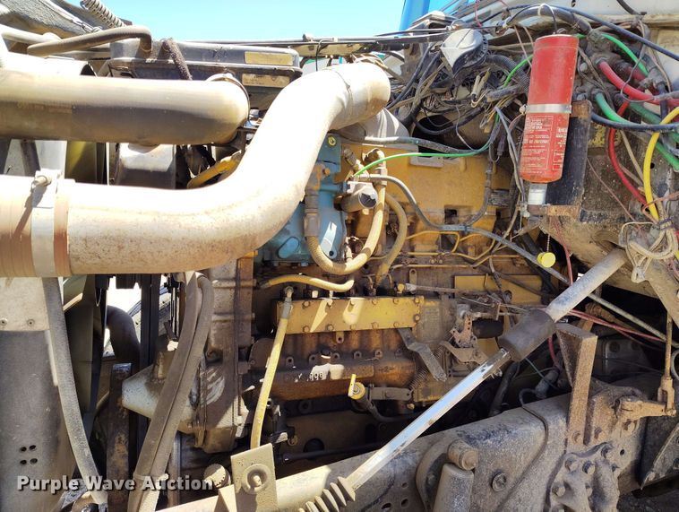 image for item EH0295 1989 Ford LT9000 crane truck