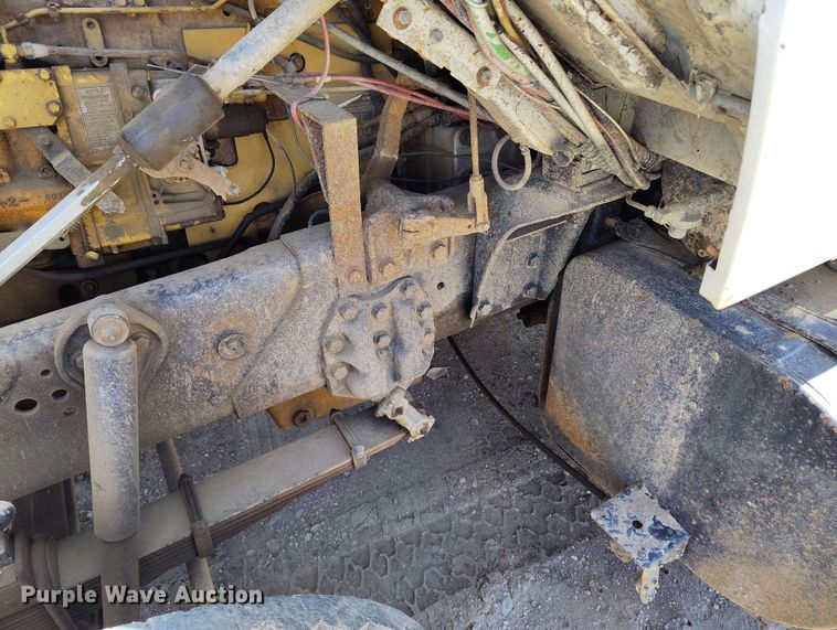 image for item EH0295 1989 Ford LT9000 crane truck