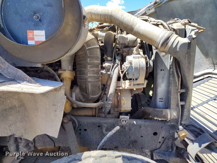 image for item EH0295 1989 Ford LT9000 crane truck