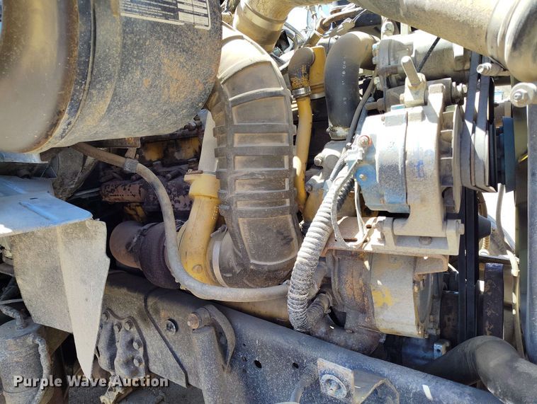 image for item EH0295 1989 Ford LT9000 crane truck