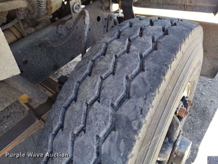 image for item EH0295 1989 Ford LT9000 crane truck