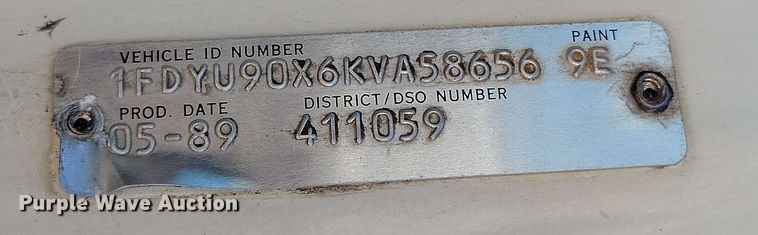 image for item EH0295 1989 Ford LT9000 crane truck