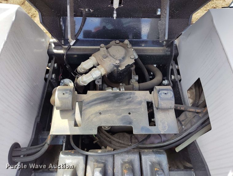 image for item EH0300 2023 Bobcat AT450 lawn tractor