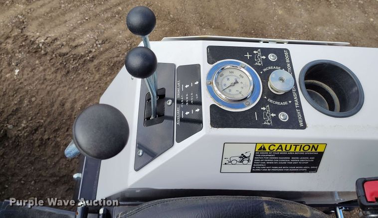 image for item EH0300 2023 Bobcat AT450 lawn tractor