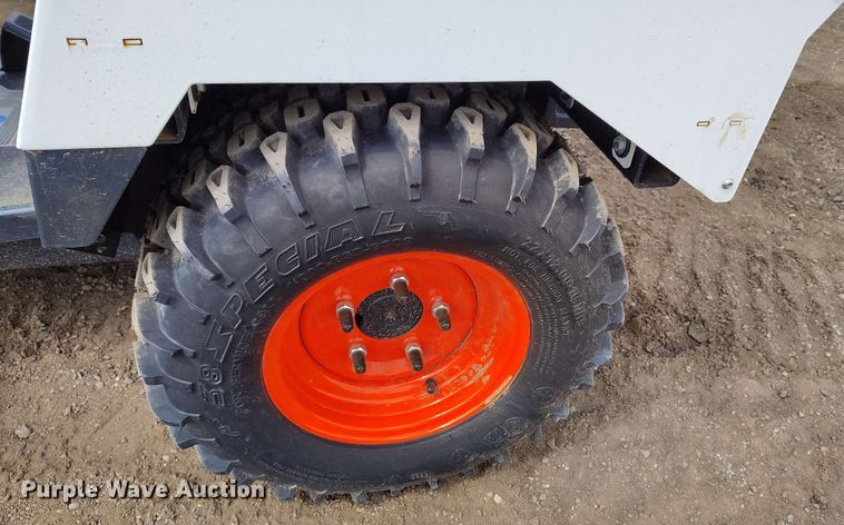 image for item EH0300 2023 Bobcat AT450 lawn tractor