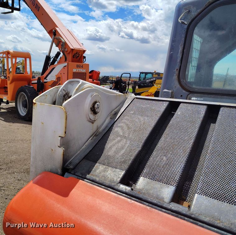 image for item EH0301 2010 Bobcat S160 skid steer loader