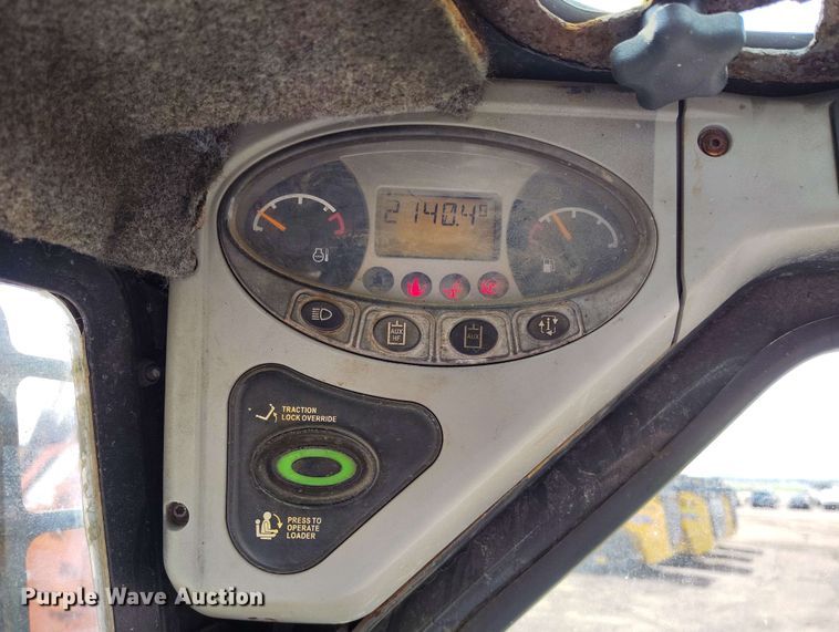 image for item EH0301 2010 Bobcat S160 skid steer loader