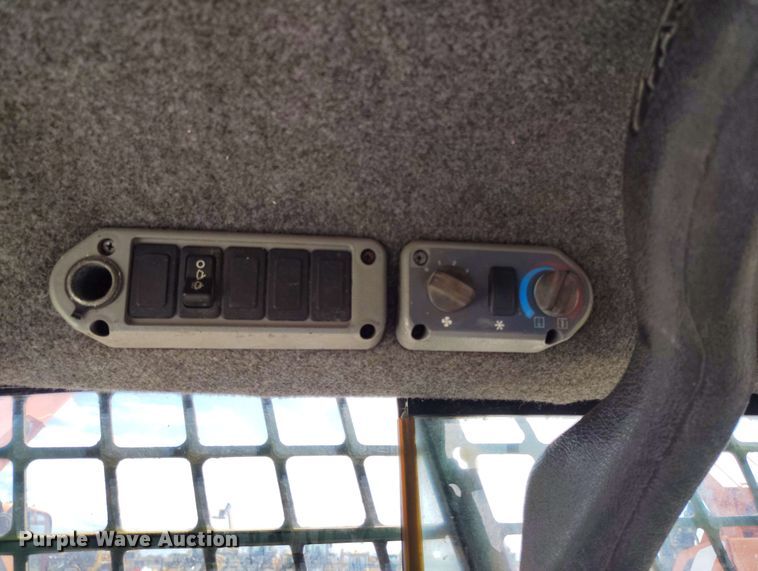 image for item EH0301 2010 Bobcat S160 skid steer loader