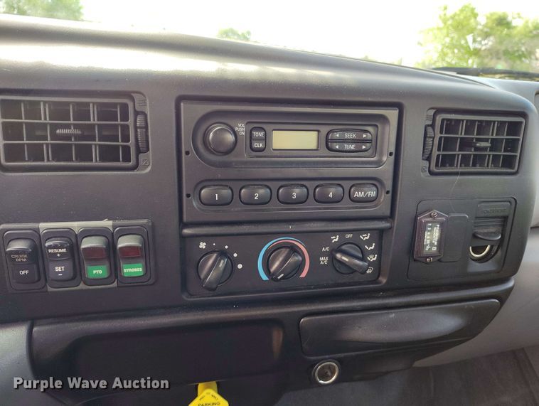 image for item EH0313 2008 Ford F750 Super Duty bucket truck