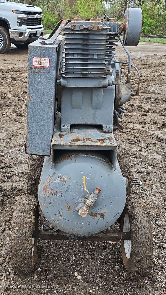 image for item EH8921 1985 Buckeye Boiler Company air compressor