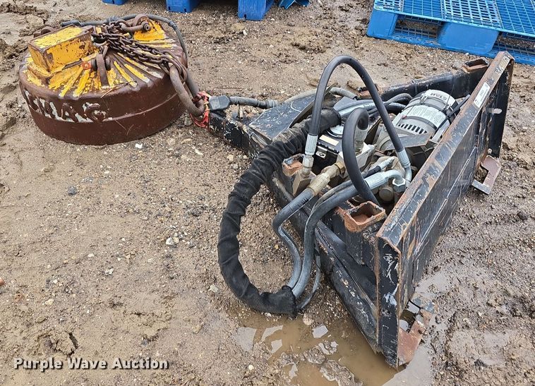 image for item EH8924 Kwik-Mag skid steer magnet