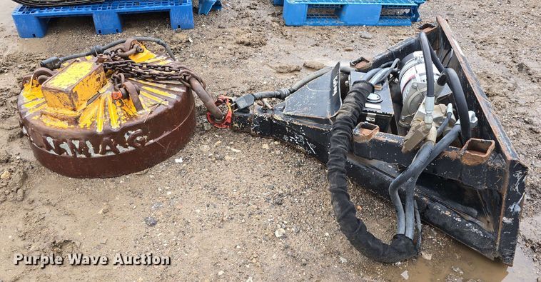 image for item EH8924 Kwik-Mag skid steer magnet