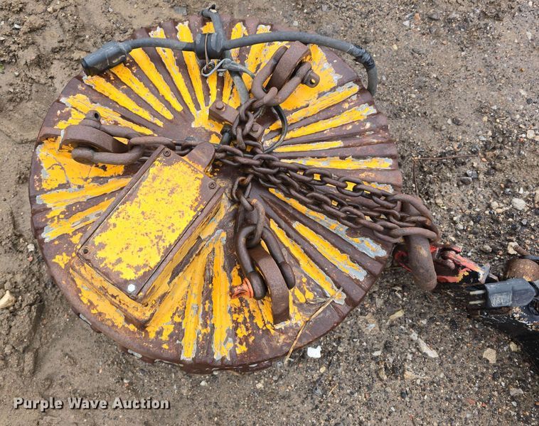 image for item EH8924 Kwik-Mag skid steer magnet