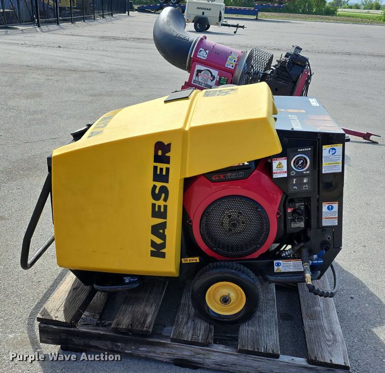 image for item EH8979 2021 Kaeser MOBILAIR M17A air compressor