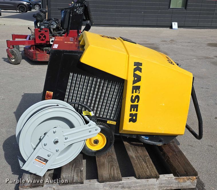 image for item EH8979 2021 Kaeser MOBILAIR M17A air compressor