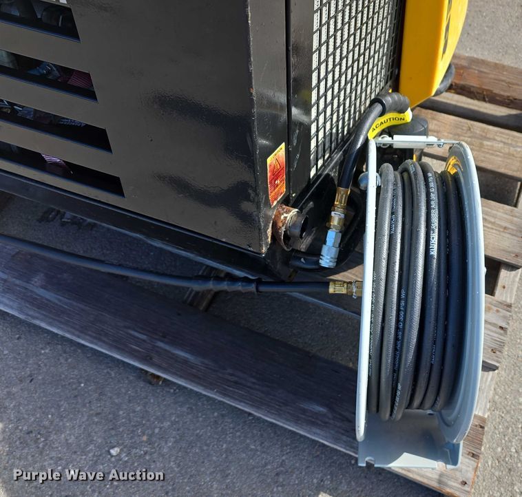 image for item EH8979 2021 Kaeser MOBILAIR M17A air compressor