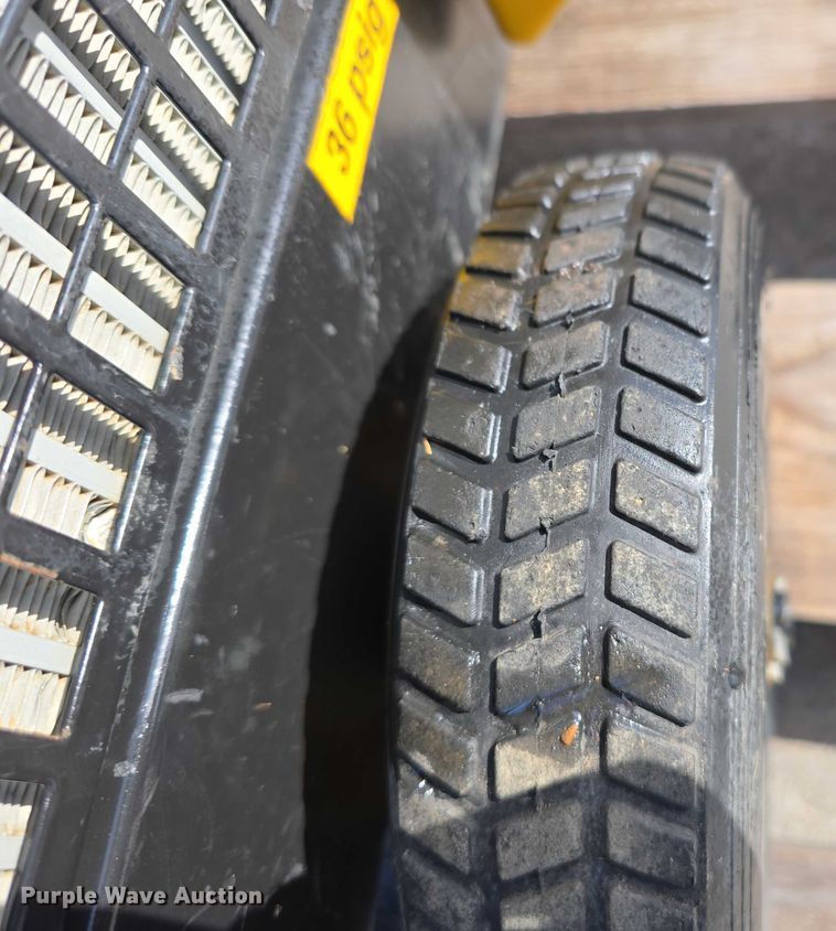 image for item EH8979 2021 Kaeser MOBILAIR M17A air compressor