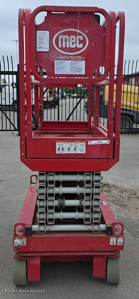 image for item EH8992 2018 MEC Micro19 scissor lift