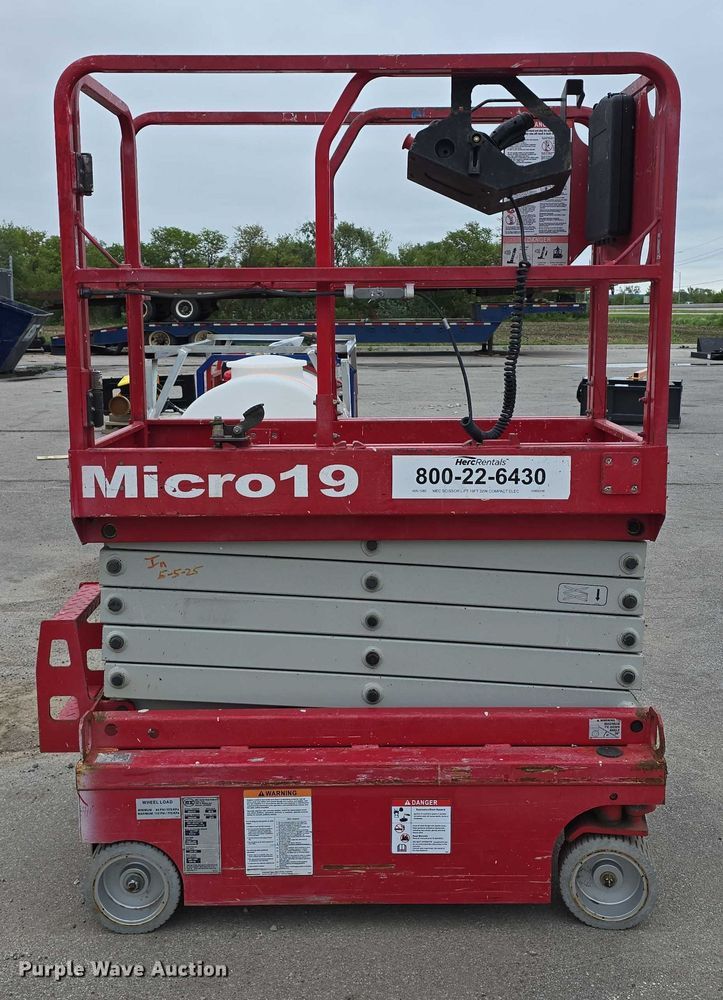 image for item EH8992 2018 MEC Micro19 scissor lift