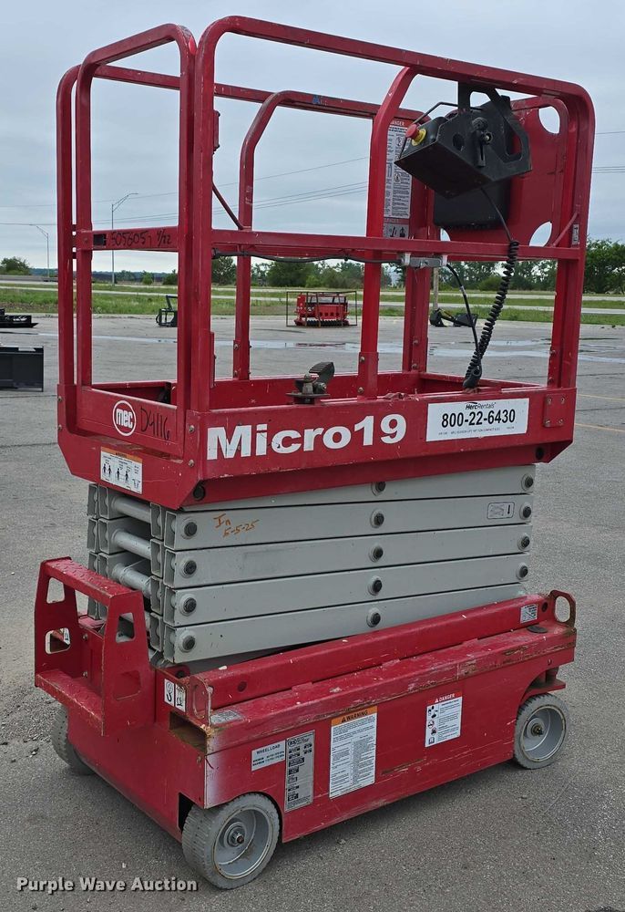 image for item EH8992 2018 MEC Micro19 scissor lift