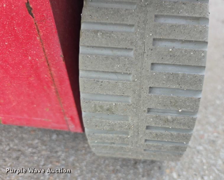 image for item EH8992 2018 MEC Micro19 scissor lift