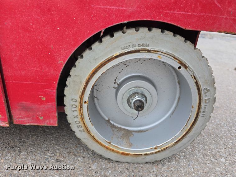 image for item EH8992 2018 MEC Micro19 scissor lift