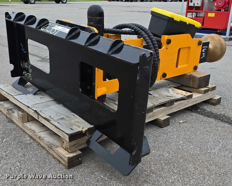 image for item EH8994 2024 GIYI 680 skid steer post driver