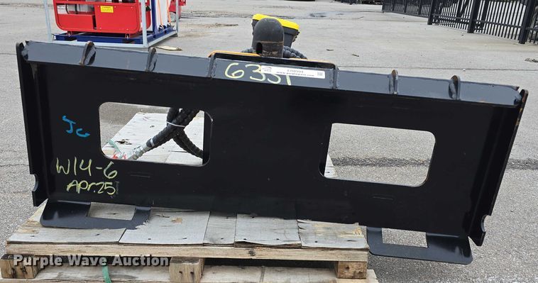 image for item EH8994 2024 GIYI 680 skid steer post driver