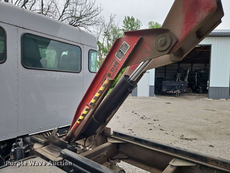 image for item EJ0003 2008 Kenworth T370 dump truck