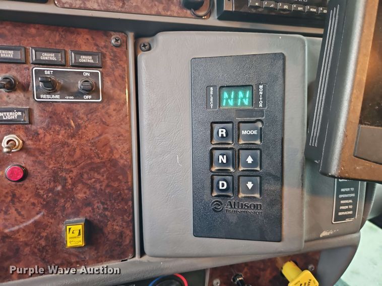 image for item EJ0003 2008 Kenworth T370 dump truck