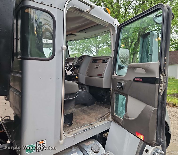 image for item EJ0003 2008 Kenworth T370 dump truck