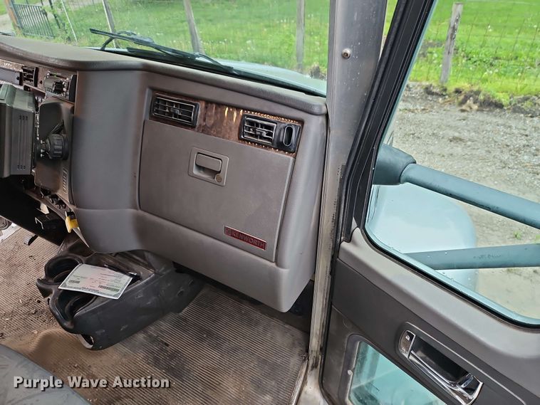 image for item EJ0003 2008 Kenworth T370 dump truck